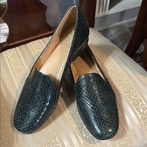 NWOT Naturalizer Green faux Snakeskin Loafers